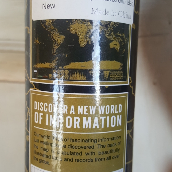 NWT Scratch Off World Map - Picture 2 of 3